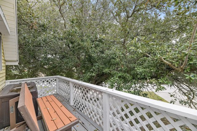 12901 E Barcelona, Galveston, TX 77554