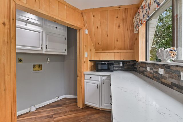 12901 E Barcelona, Galveston, TX 77554