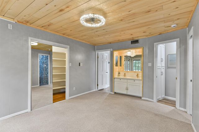 12901 E Barcelona, Galveston, TX 77554