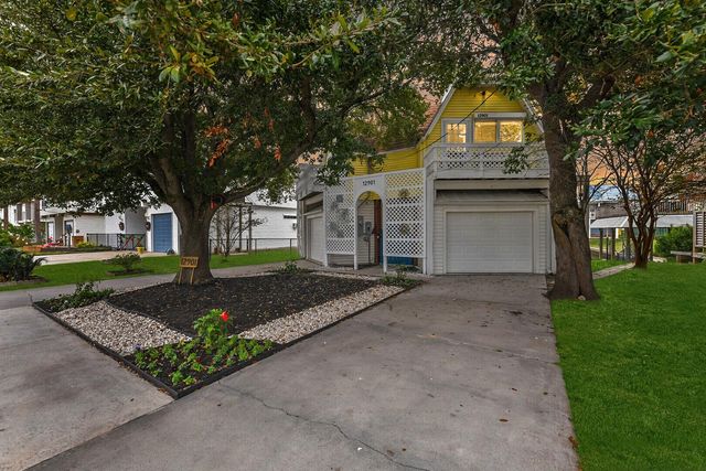 12901 E Barcelona, Galveston, TX 77554