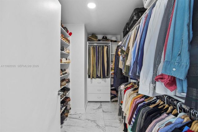 851 NE 1st Ave 3211, Miami, FL 33132