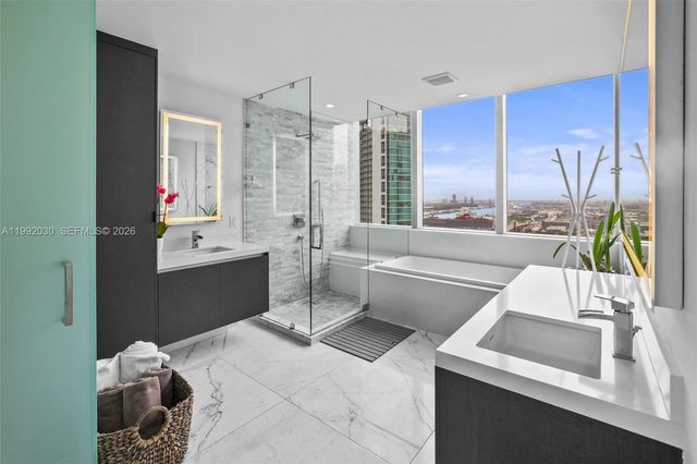 851 NE 1st Ave 3211, Miami, FL 33132