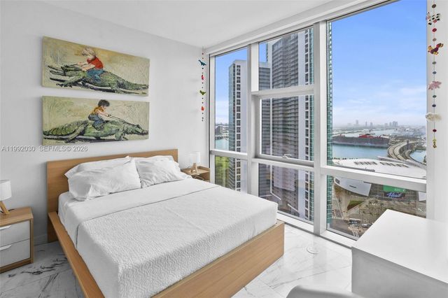 851 NE 1st Ave 3211, Miami, FL 33132