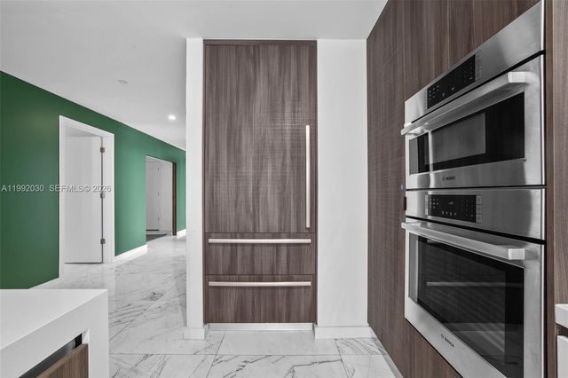 851 NE 1st Ave 3211, Miami, FL 33132