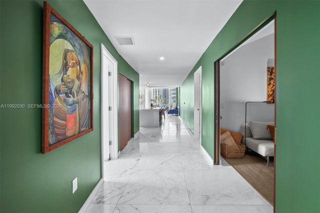 851 NE 1st Ave 3211, Miami, FL 33132