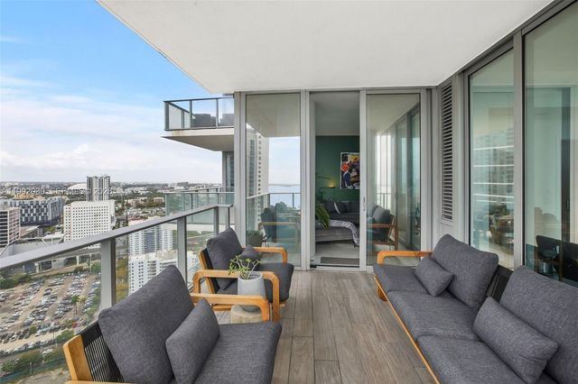 851 NE 1st Ave 3211, Miami, FL 33132