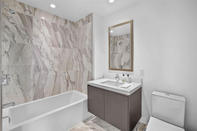 851 NE 1st Ave 3211, Miami, FL 33132