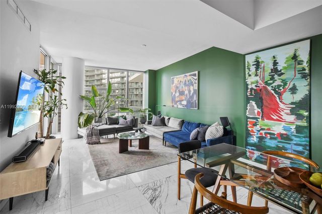 851 NE 1st Ave 3211, Miami, FL 33132