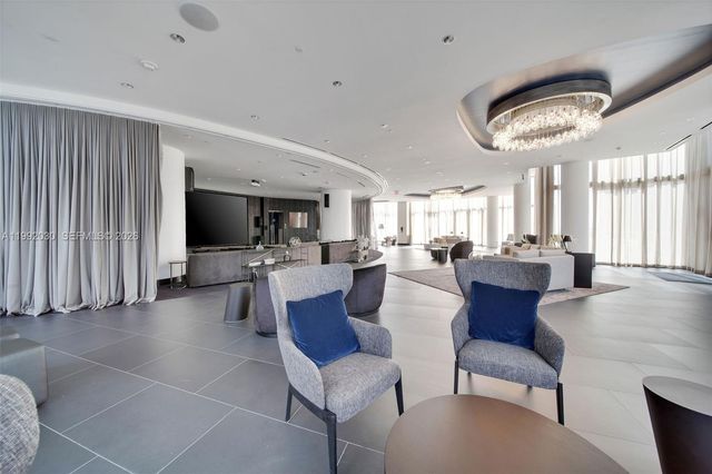 851 NE 1st Ave 3211, Miami, FL 33132