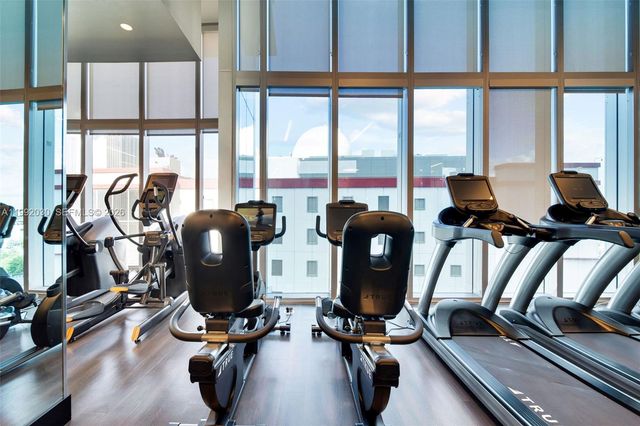 851 NE 1st Ave 3211, Miami, FL 33132