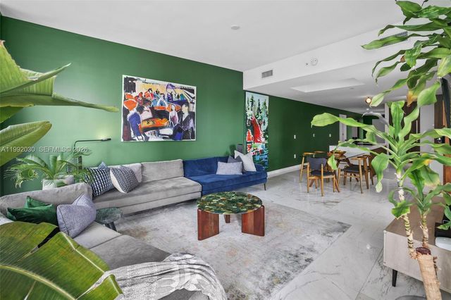 851 NE 1st Ave 3211, Miami, FL 33132