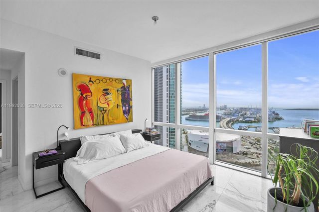 851 NE 1st Ave 3211, Miami, FL 33132