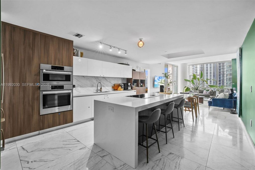 851 NE 1st Ave 3211, Miami, FL 33132