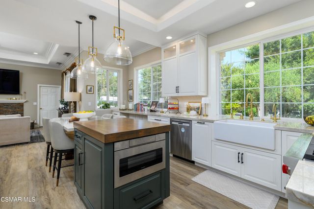 936 Vivian Circle, Newbury Park, CA 91320