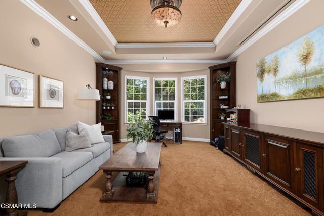 936 Vivian Circle, Newbury Park, CA 91320
