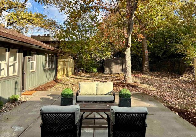 1325 Hedgewood Drive, Lafayette, IN 47905