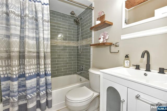3 Davos Drive 6, Vernon, NJ 07462
