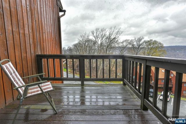3 Davos Drive 6, Vernon, NJ 07462
