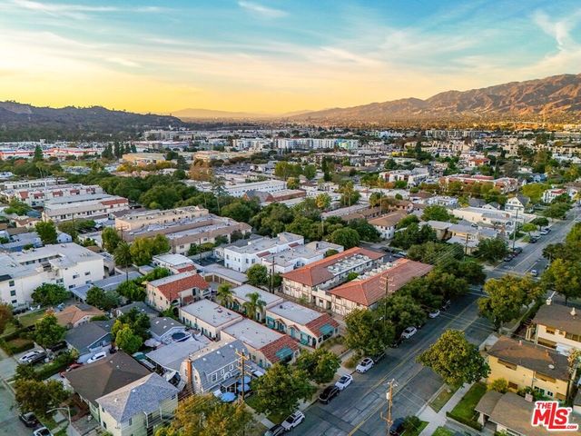 615 S Columbus Avenue, Glendale, CA 91204