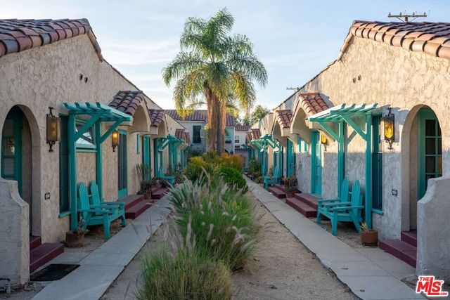 615 S Columbus Avenue, Glendale, CA 91204