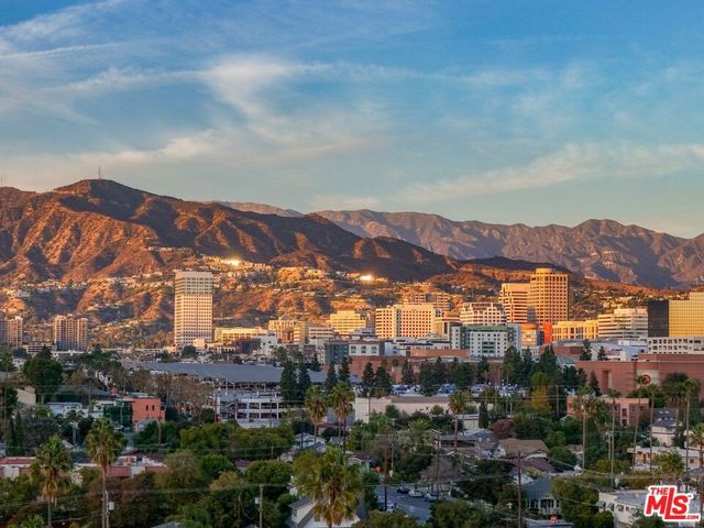 615 S Columbus Avenue, Glendale, CA 91204