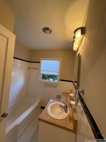 123 Marcia Pl Apt 3, San Antonio, TX 78209