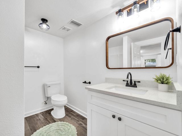 1200 S Cedar Avenue, Niceville, FL 32578