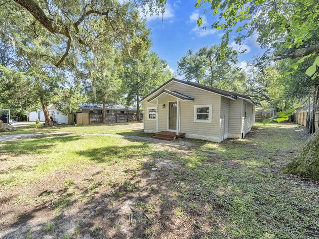 1200 S Cedar Avenue, Niceville, FL 32578