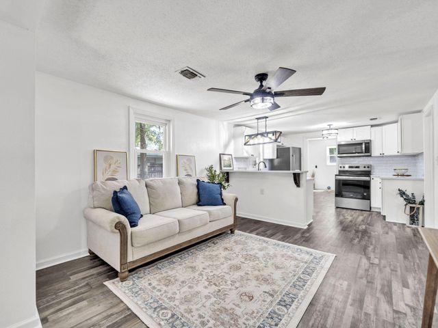 1200 S Cedar Avenue, Niceville, FL 32578