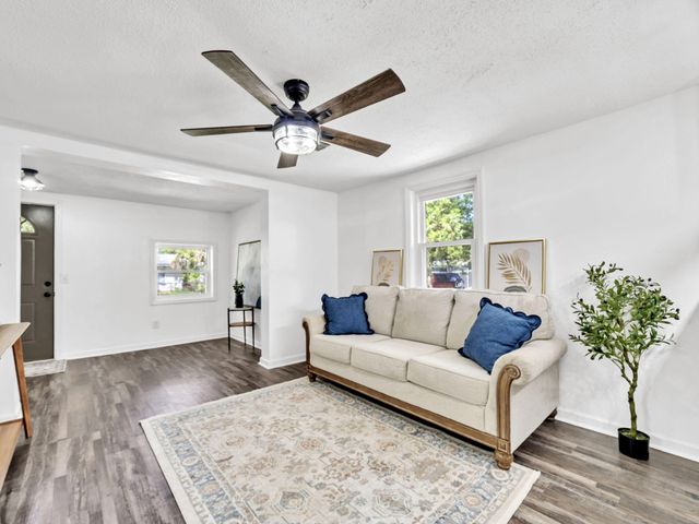 1200 S Cedar Avenue, Niceville, FL 32578