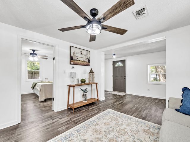 1200 S Cedar Avenue, Niceville, FL 32578