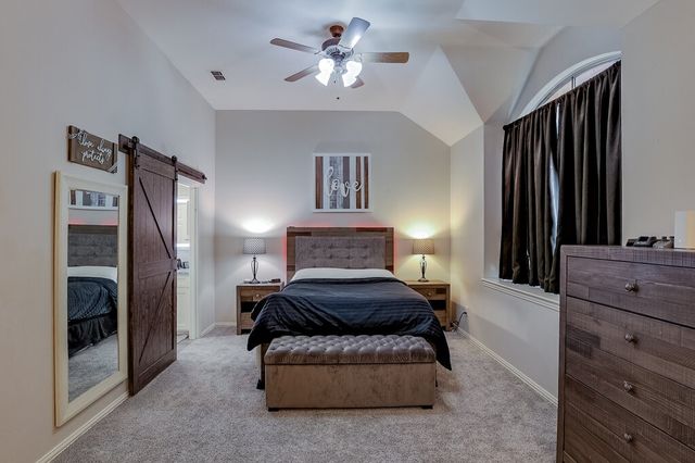 124 Stonecreek Drive, Irving, TX 75063