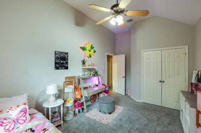 124 Stonecreek Drive, Irving, TX 75063