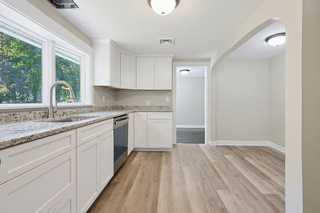 20 Tondreau Ave, Attleboro, MA 02703