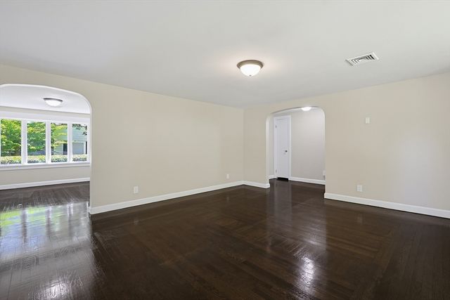 20 Tondreau Ave, Attleboro, MA 02703