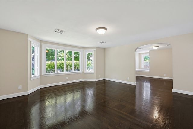 20 Tondreau Ave, Attleboro, MA 02703