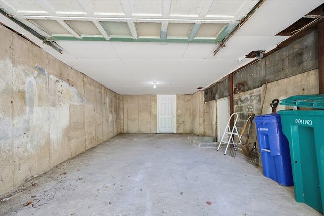 20 Tondreau Ave, Attleboro, MA 02703