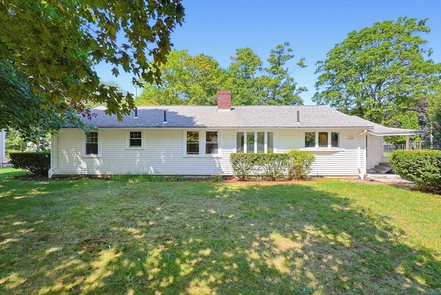 20 Tondreau Ave, Attleboro, MA 02703