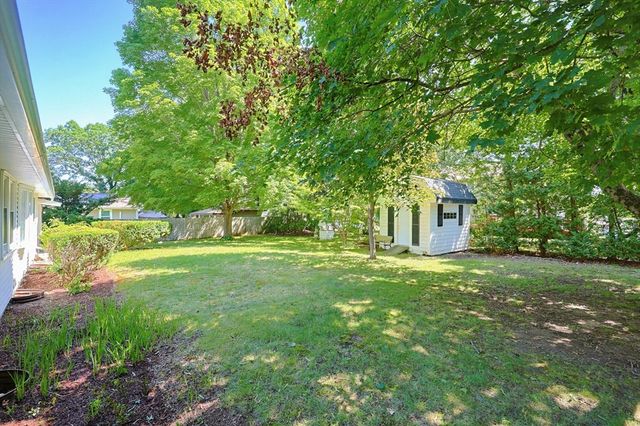 20 Tondreau Ave, Attleboro, MA 02703