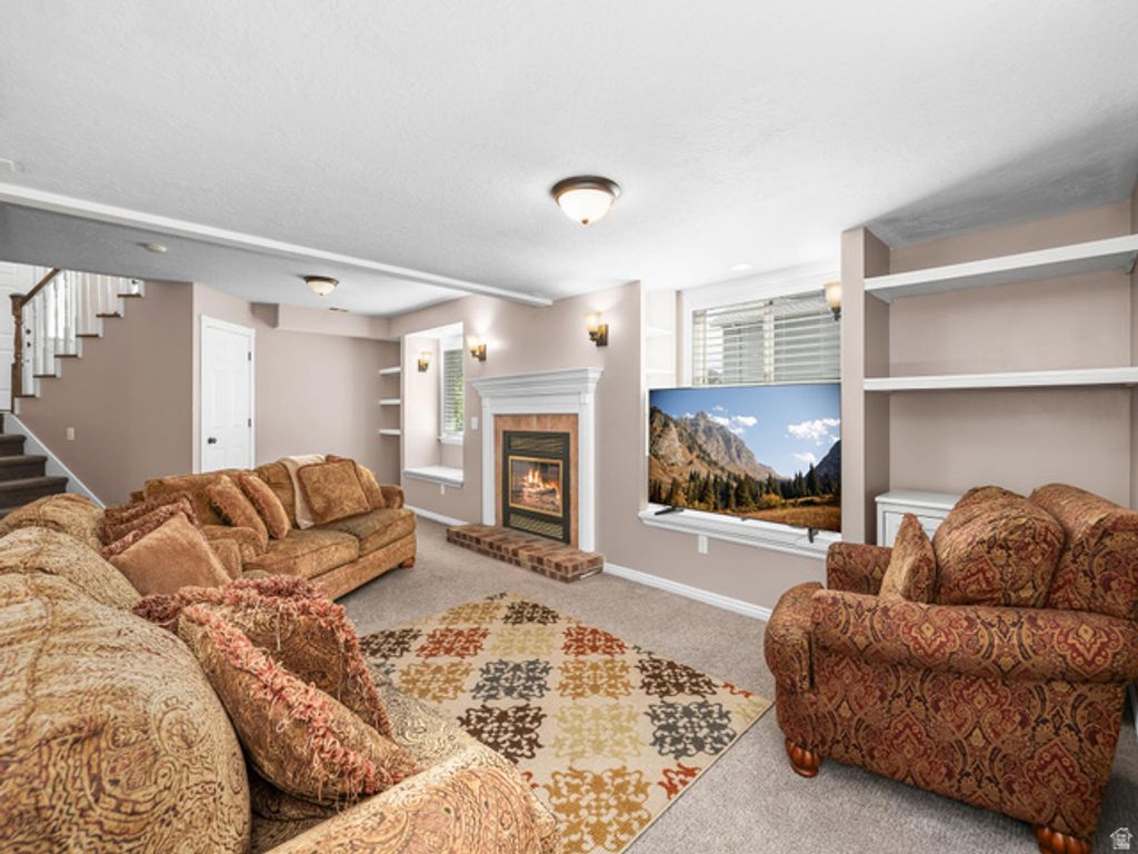 Image 19 of property listing at 2079 N 2100 E, Layton, UT 84040