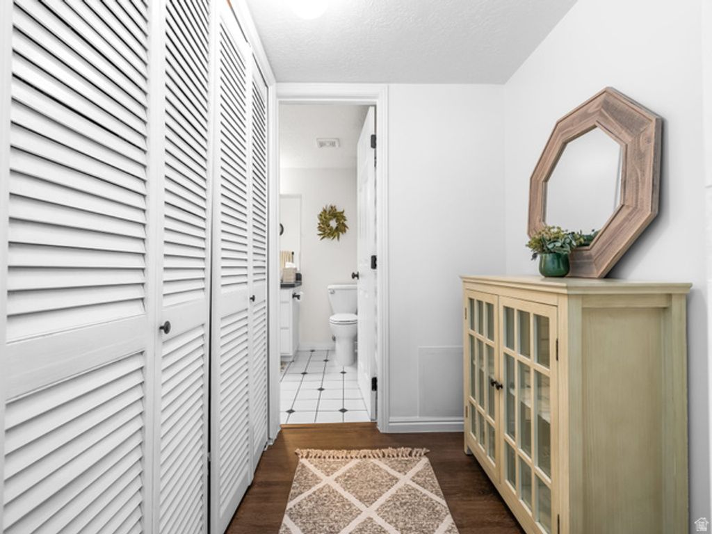 Image 21 of property listing at 2079 N 2100 E, Layton, UT 84040