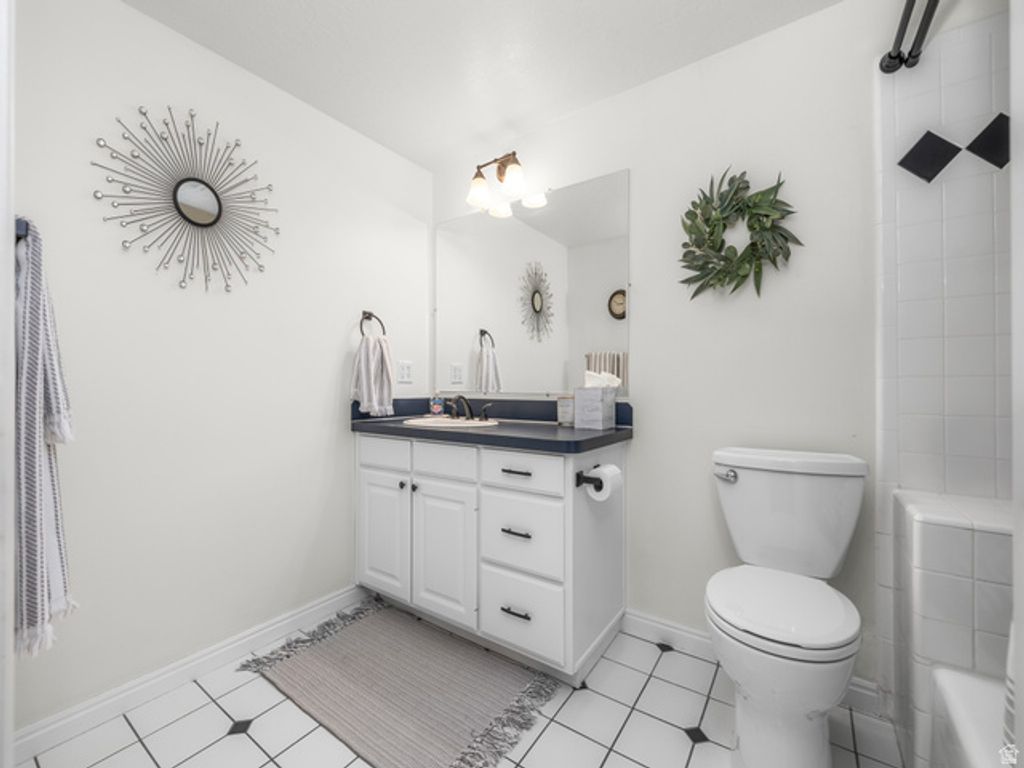 Image 22 of property listing at 2079 N 2100 E, Layton, UT 84040