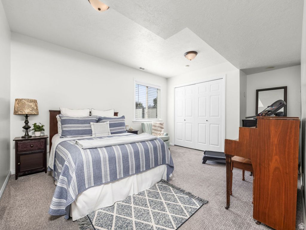 Image 23 of property listing at 2079 N 2100 E, Layton, UT 84040