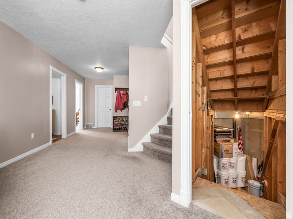 Image 25 of property listing at 2079 N 2100 E, Layton, UT 84040