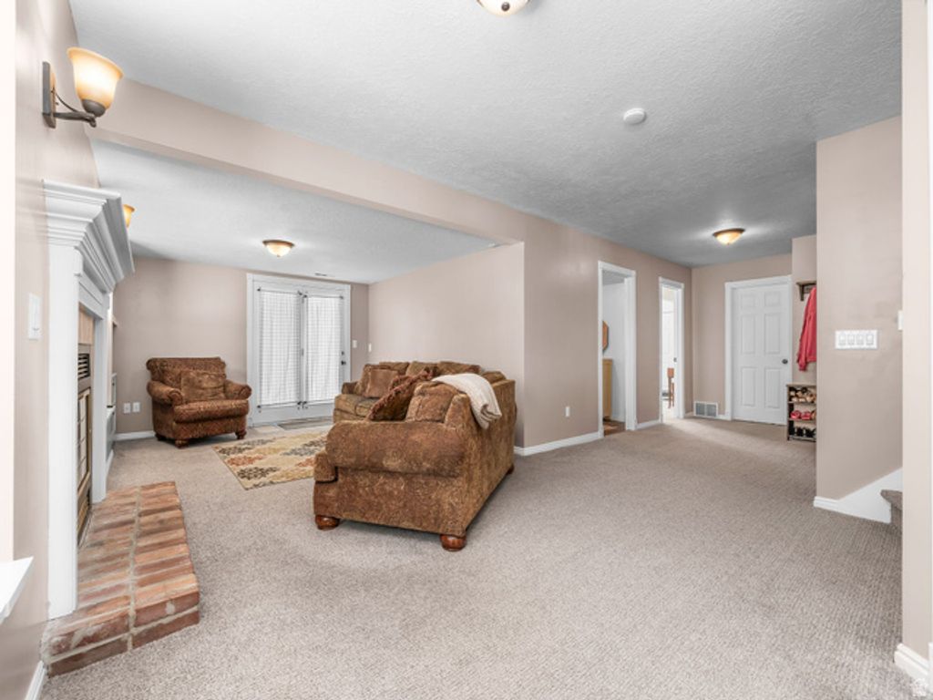 Image 26 of property listing at 2079 N 2100 E, Layton, UT 84040