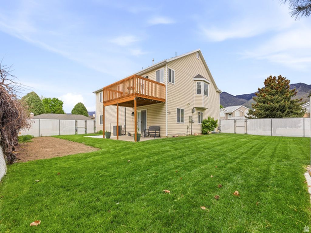 Image 33 of property listing at 2079 N 2100 E, Layton, UT 84040