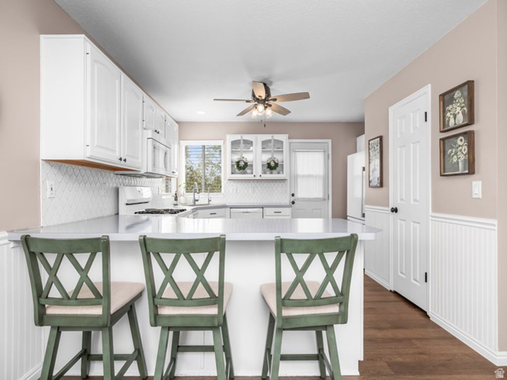 Image 6 of property listing at 2079 N 2100 E, Layton, UT 84040