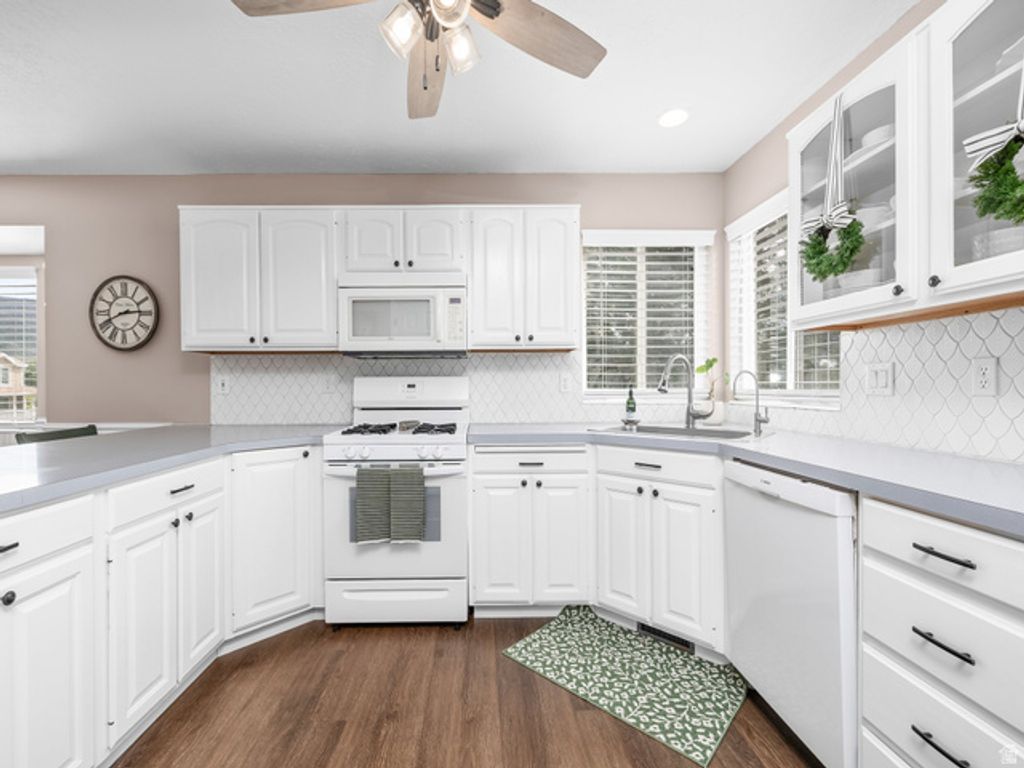 Image 8 of property listing at 2079 N 2100 E, Layton, UT 84040