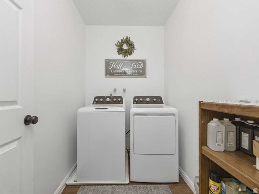 Image 10 of property listing at 2079 N 2100 E, Layton, UT 84040