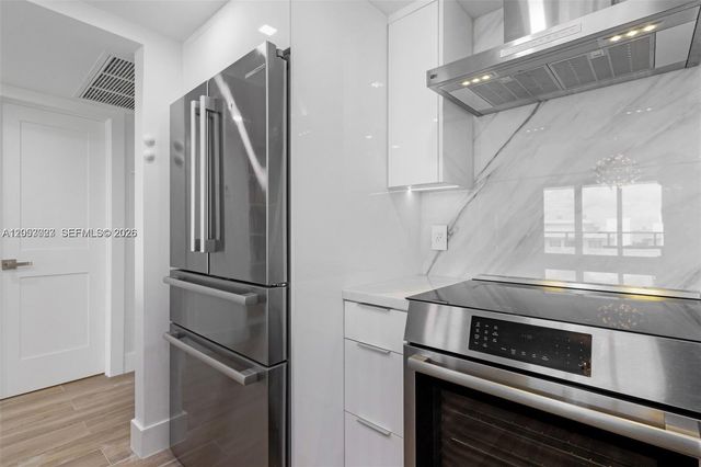 5701 Collins Avenue 1707, Miami Beach, FL 33140
